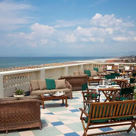 Tosca With & Breakfast Included Apartment Viareggio